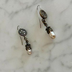 Pearl and brass pierced earrings